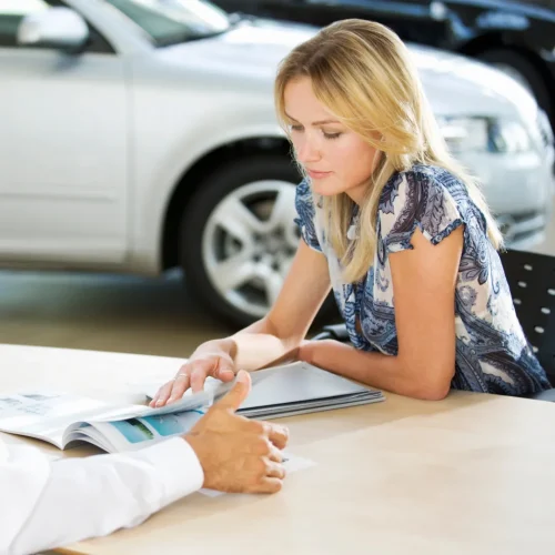 Financiamento vs consórcio: como decidir na compra do carro sem estourar o orçamento